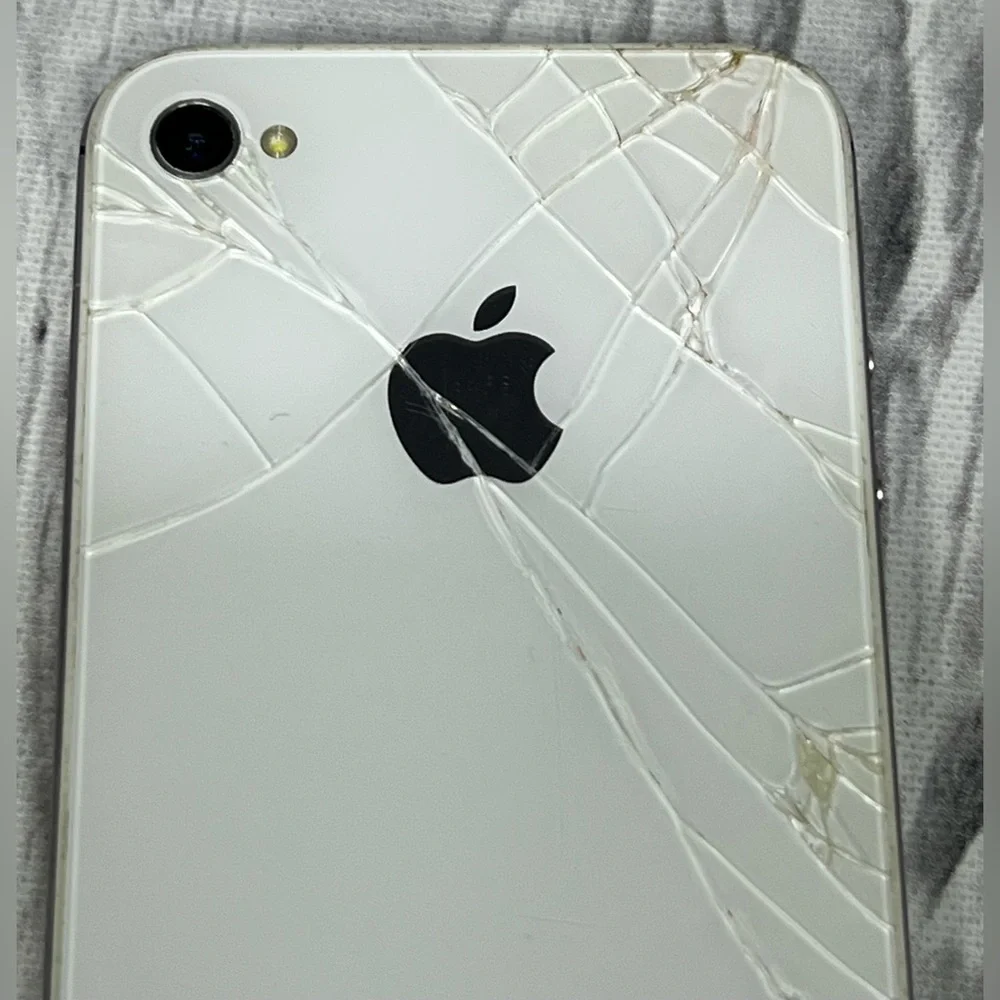 For Parts As-Is Apple iPhone 4s A1387 White Broken Screen And Back